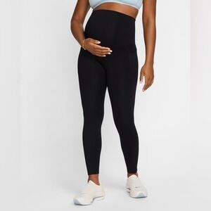 NWT Nike Maternity One
Women's High-Waisted 7/8 Leggings with Pockets Size: XXL